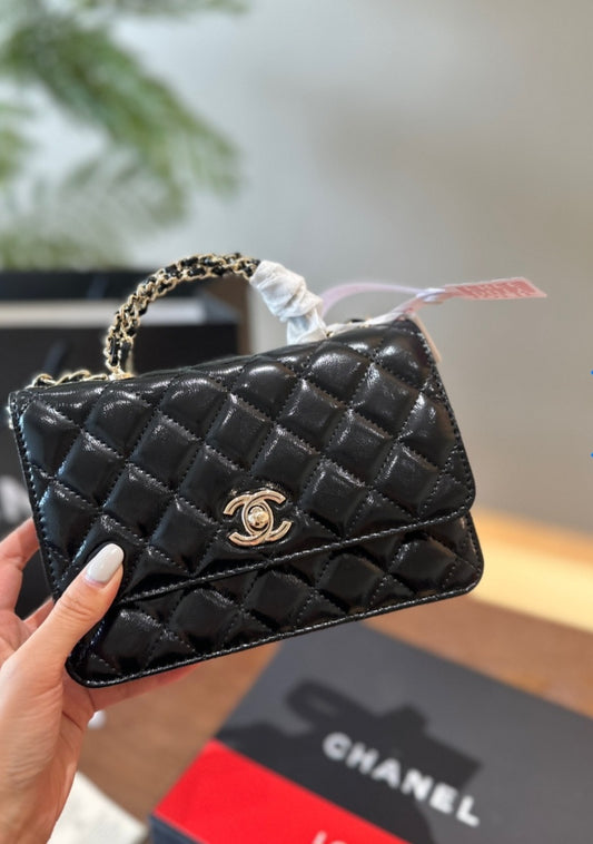 C Black medium shiny bag with handle preorder