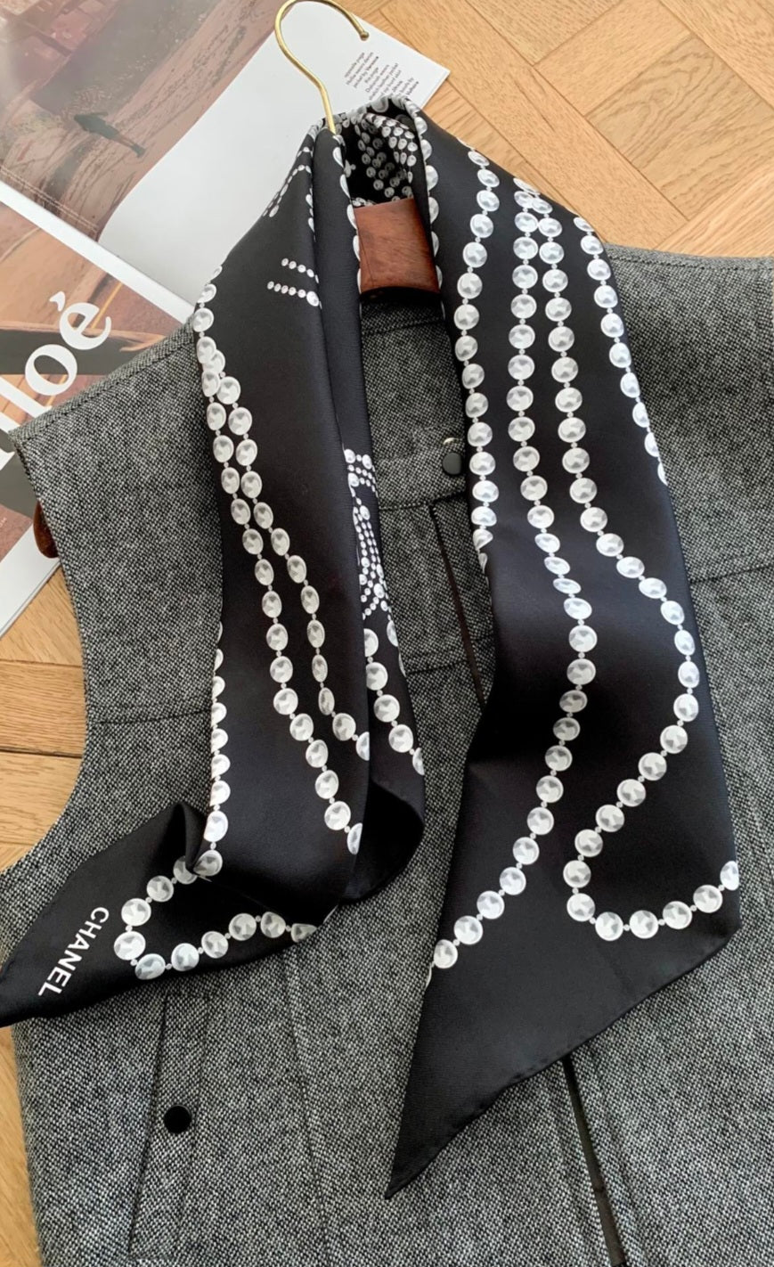 Black and white C silk headscarf 88.5x88.5cm preorder