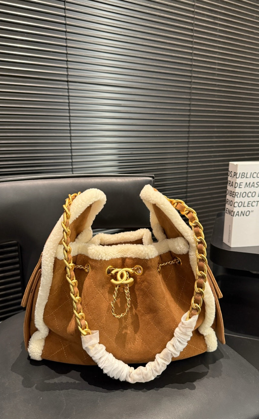 Curry C Bag with sherpa preorder