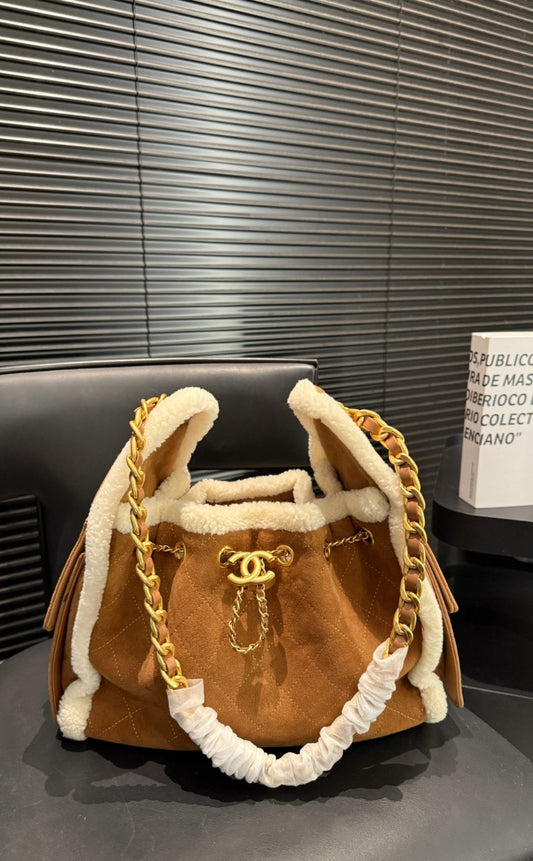 Curry C Bag with sherpa preorder