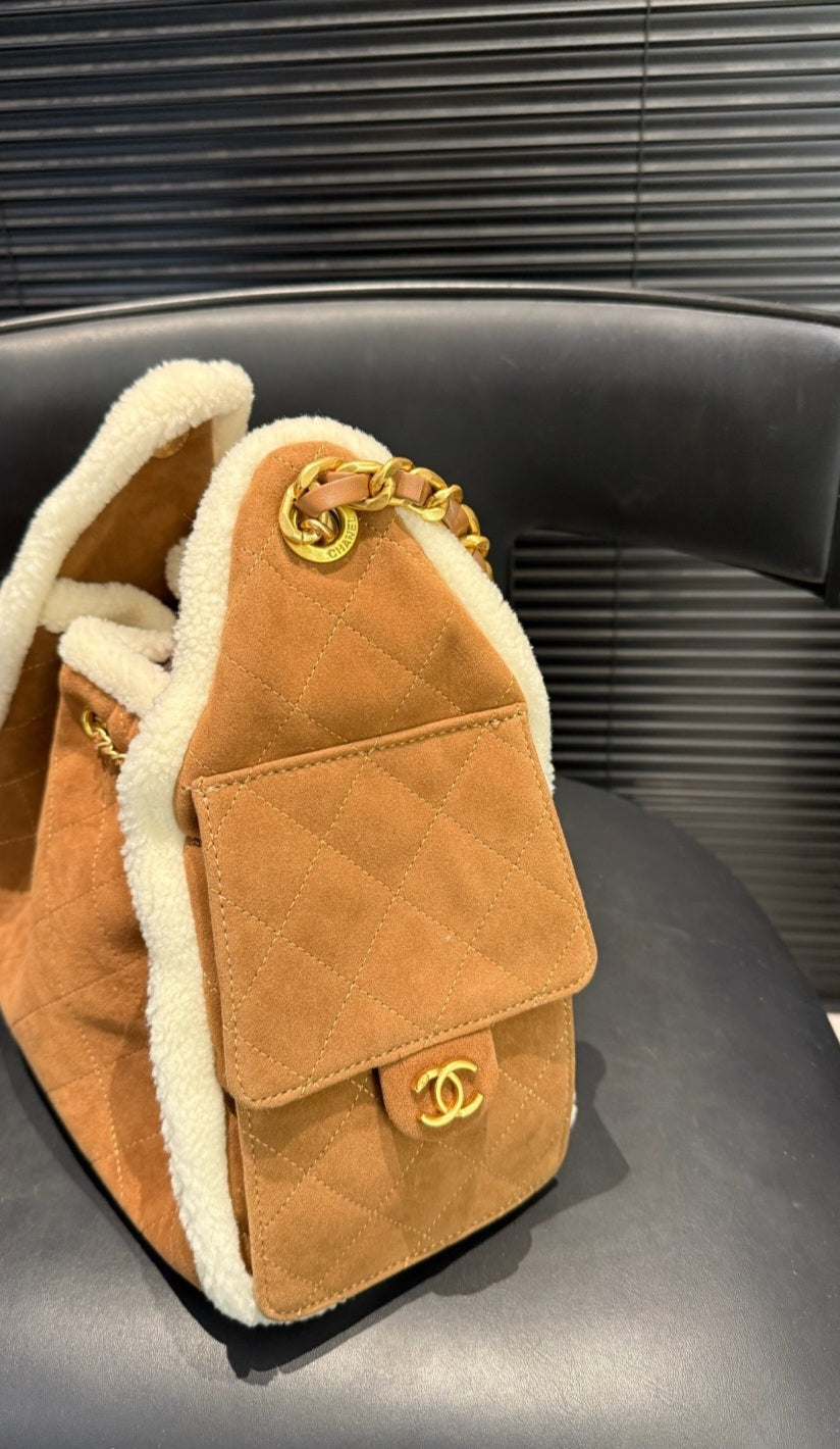Curry C Bag with sherpa preorder