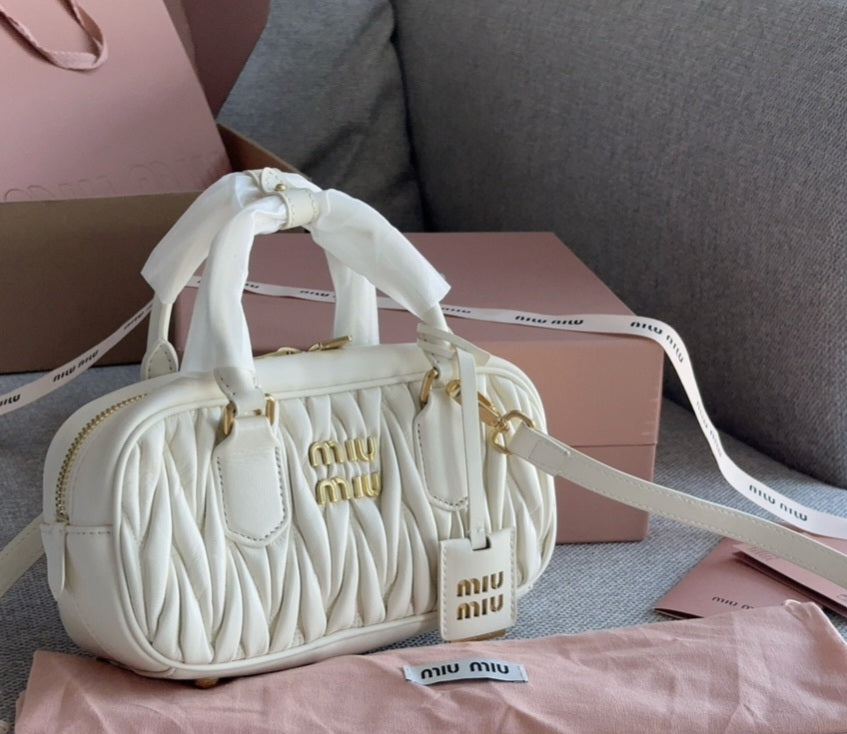 MM off white 22cm crossbody/handbag preorder