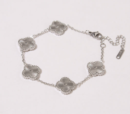 Clover Silver Bracelet Platinum Plated preorder